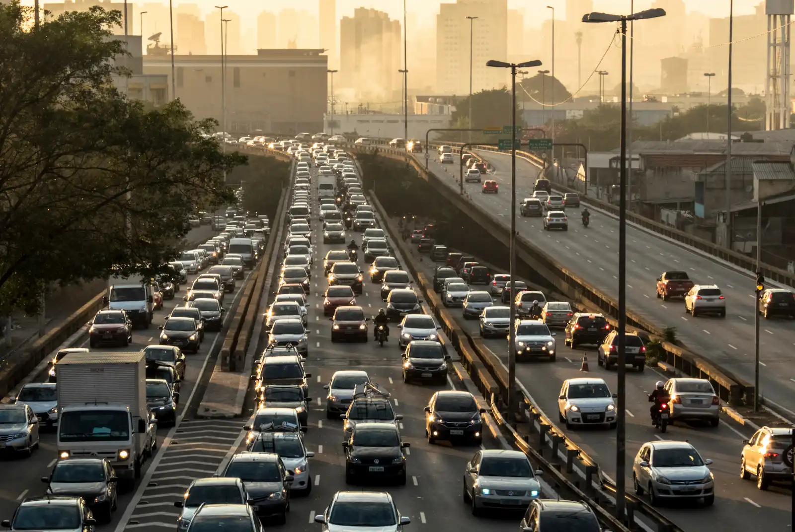Movilidad y transporte en Nuevo León en 2025: retos y soluciones
